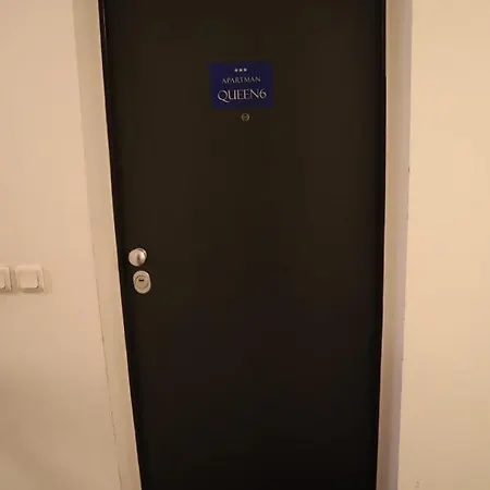 Queen Apartment